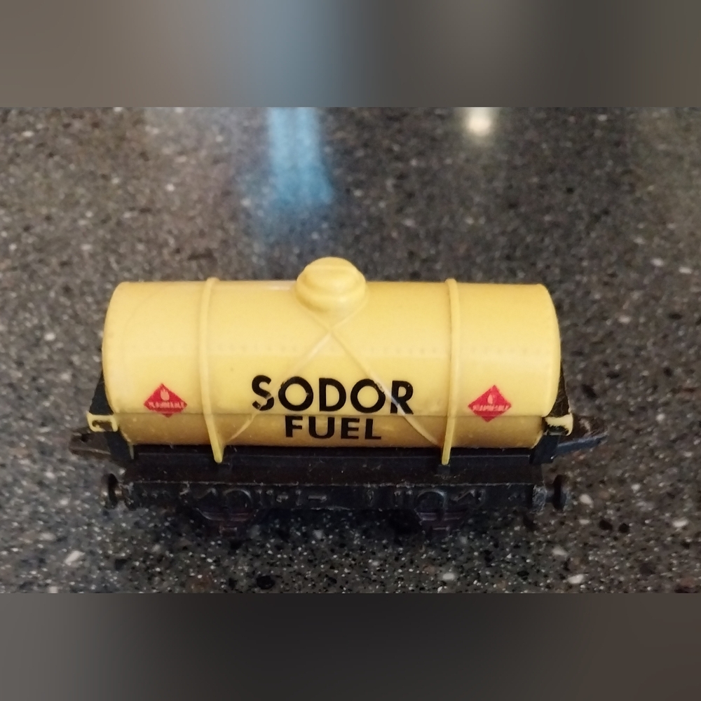 Thomas The Tank Engine Sodor Oil/ Fuel Truck/Tanker
